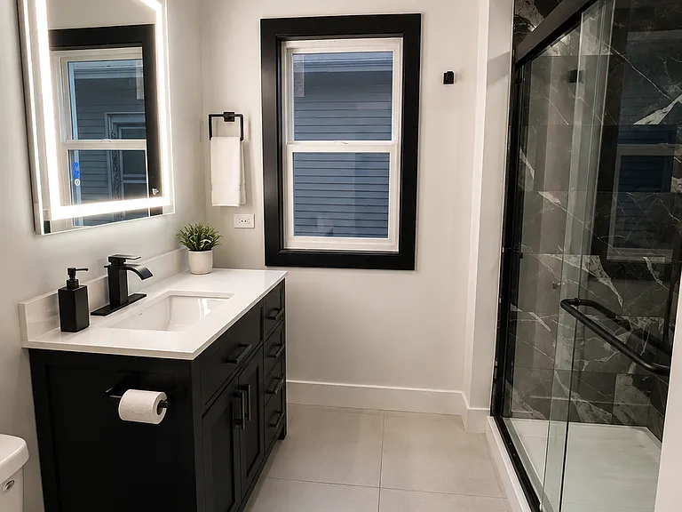 2424 W Charleston St #2 — Photo 3