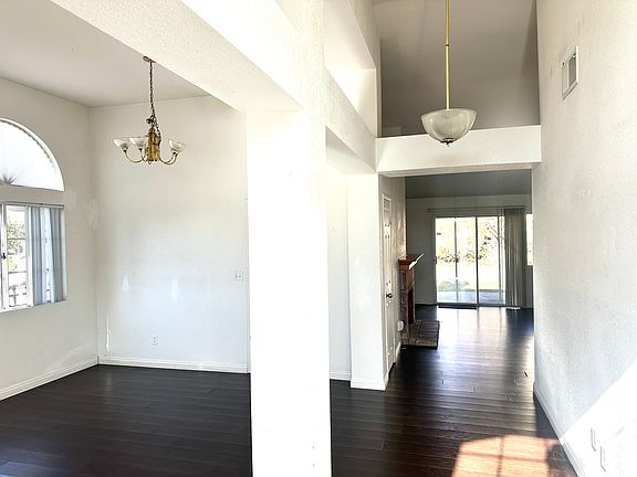 4th image of 3064 E Shauna Dr