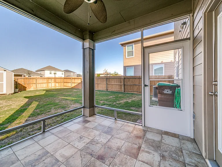 2423 Lazo Smt — Photo 22