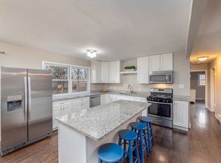 29W376 Wagner Rd, Naperville, IL 60564