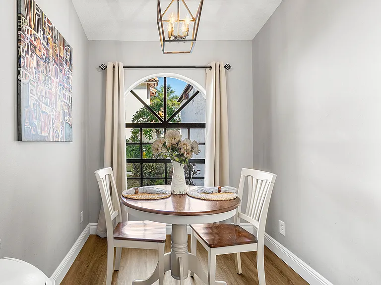 13545 Fountain View Blvd — Photo 10