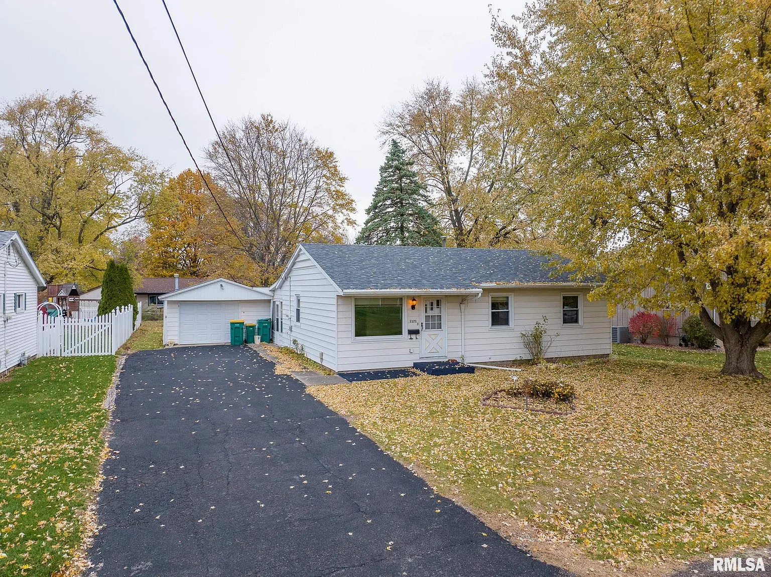 1171 Dudley St photo 1
