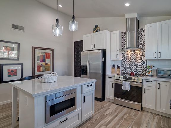 4th image of 5519 N 71st Pl