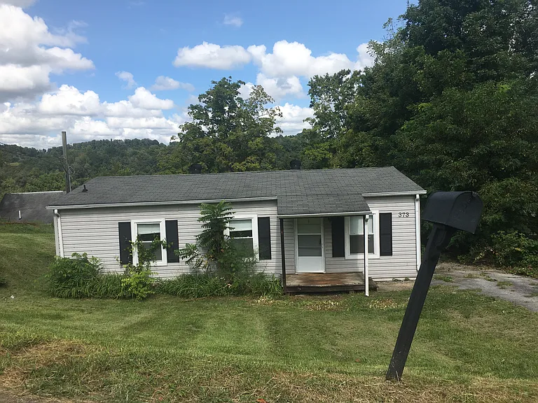 373 Cedar St — Photo 14