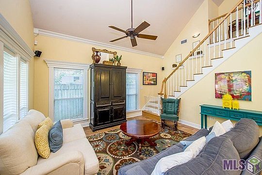 4th image of 30771 Arlington Ave