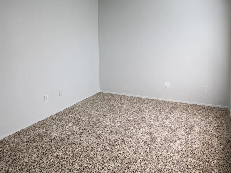 Aden Park Apartments — Photo 14