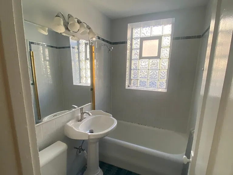 2115 W Arthur Ave #3 — Photo 13