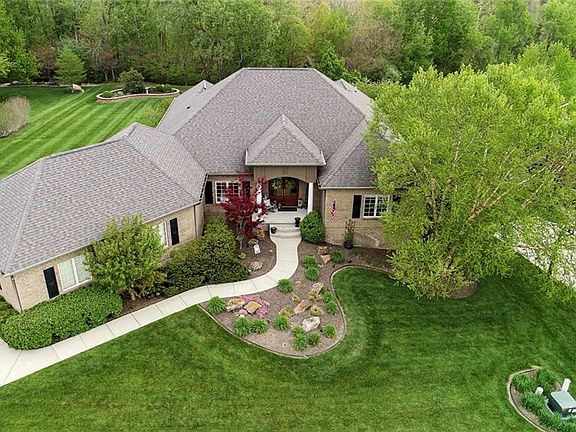 2nd image of 483 Foxboro Dr
