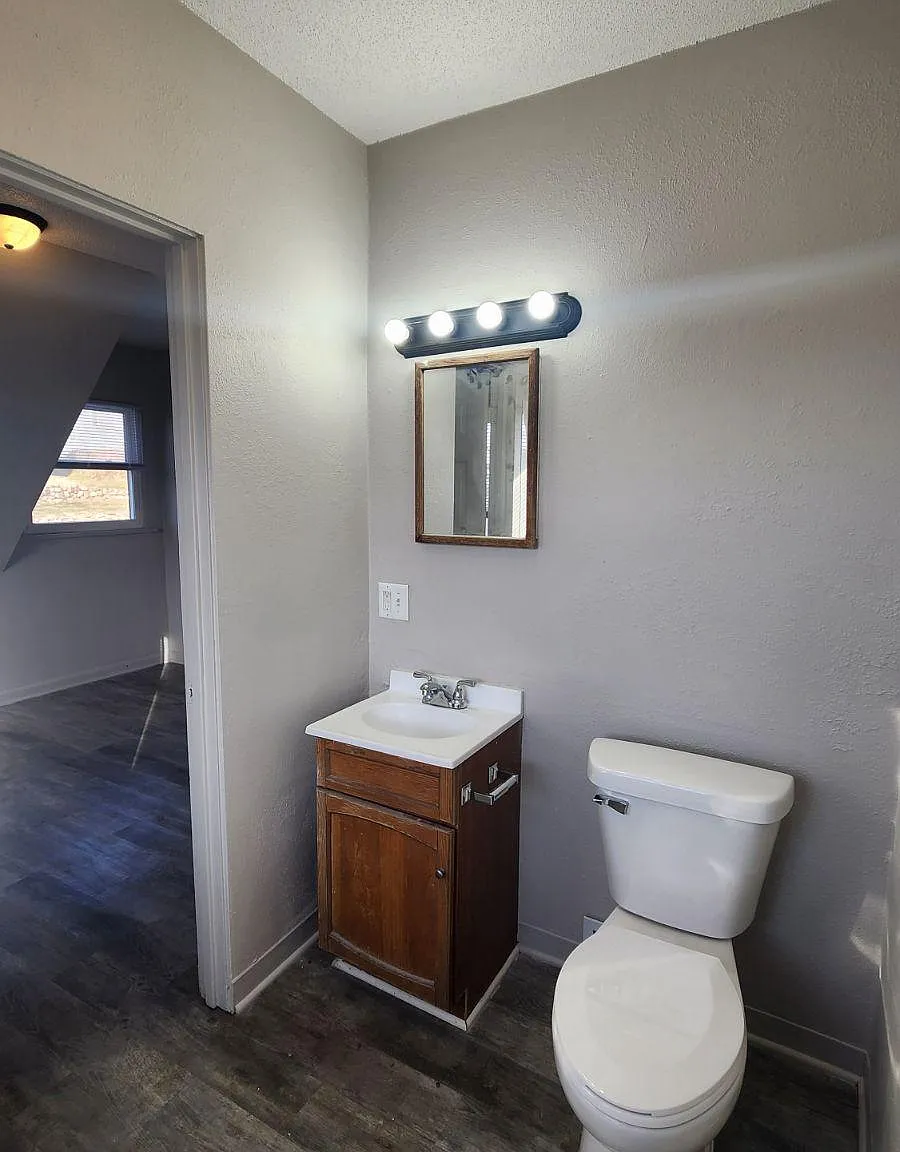 808 Bancroft St — Photo 4