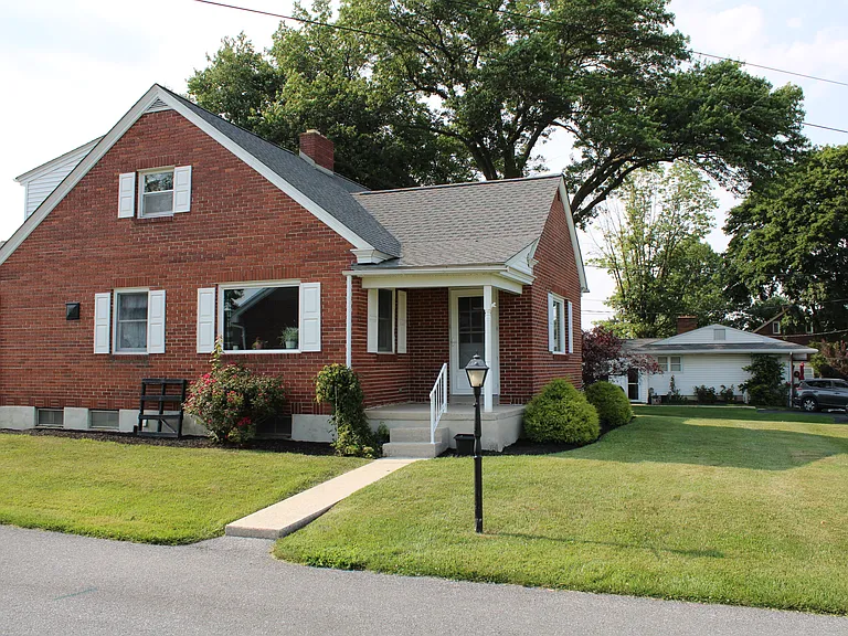 122 Voganville Rd — Photo 2