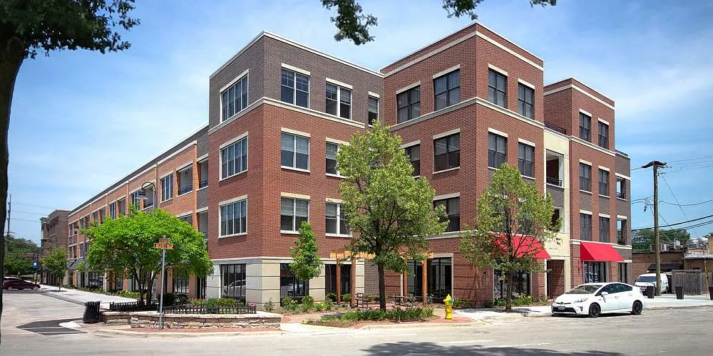 HIGHPOINT Clarendon Hills — Photo 1