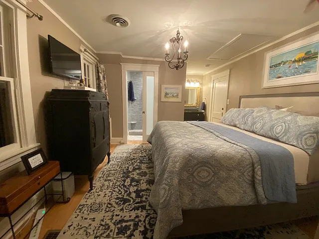 Second bedroom contains its own full bathroom and a luxury king bed.