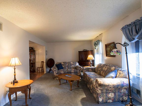 5th image of 2211 Oak Knoll Dr