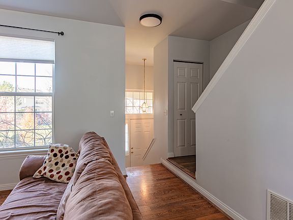 2nd image of 1494 Savannah Ct