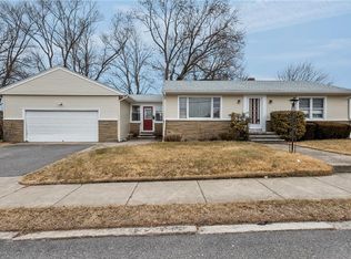 151 Chestnut Hill Ave, Cranston, RI 02920