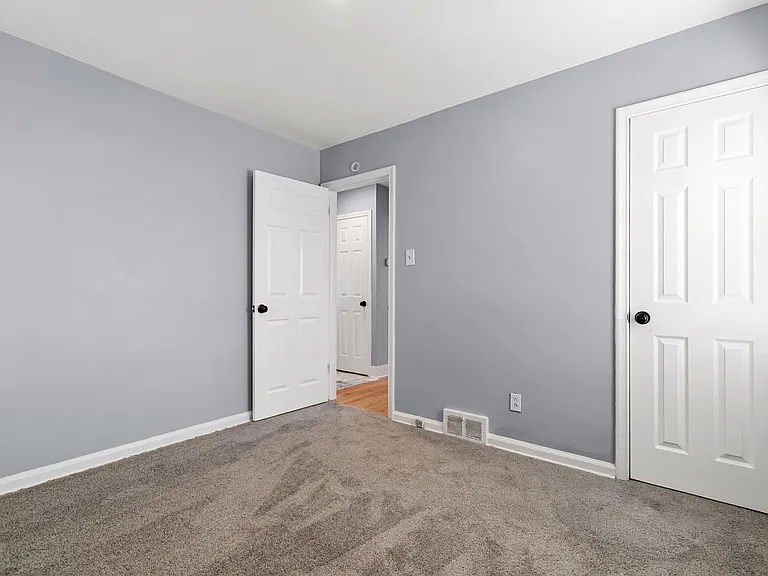 12260 Duchess St — Photo 9