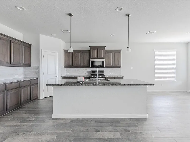 1343 Fox Hollow Rd — Photo 10