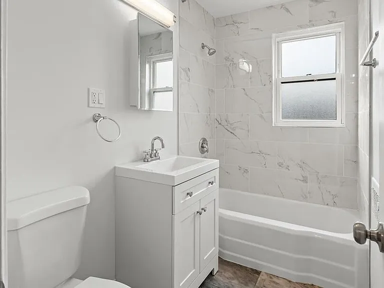 2727 W Berwyn Ave #1 — Photo 8