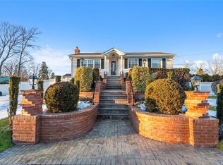 19 Hart St, Port Jefferson Station, NY 11776