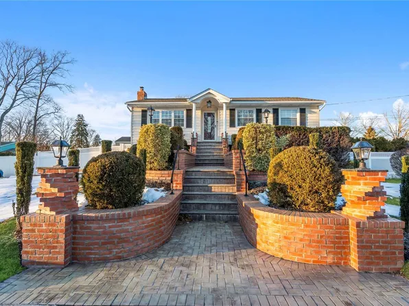 19 Hart Street, Port Jefferson Station, NY 11776