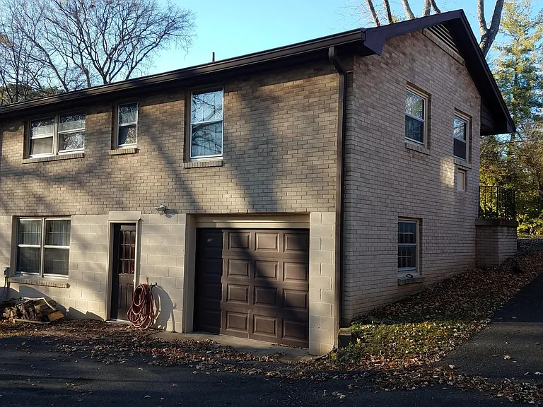 4894 Lynn Dr — Photo 5