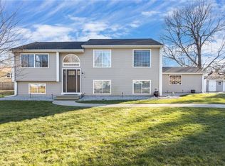 36 Step Cir, Warwick, RI 02889