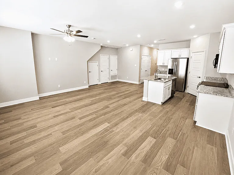 7141 Magnolia Crk #101 — Photo 5