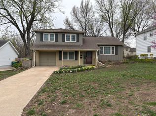 9111 W 90th St, Overland Park, KS 66212
