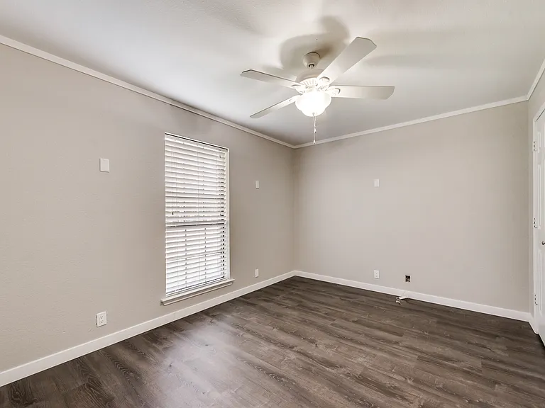 406 Dogwood Trl — Photo 13