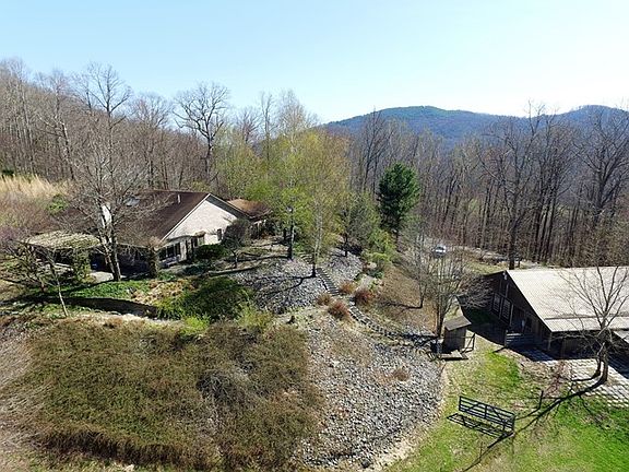 3rd image of 495 Llama Ln