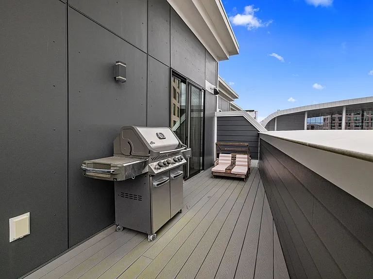 50 Hichborn St #506 — Photo 4
