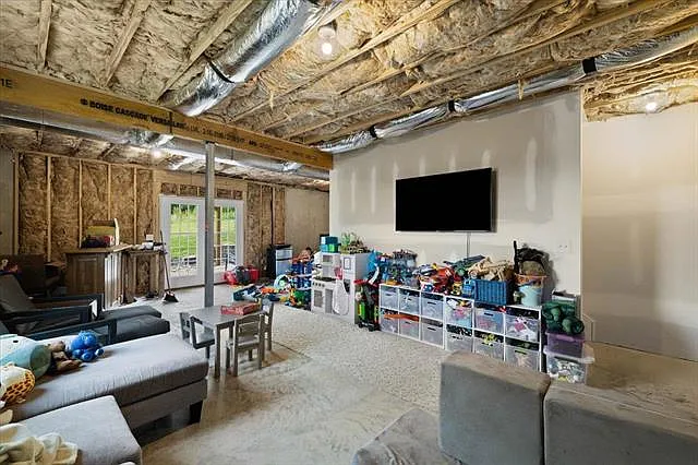 990 Holland Loop — Photo 15