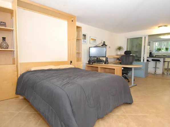 16 Micieli Pl, Brooklyn, NY 11218