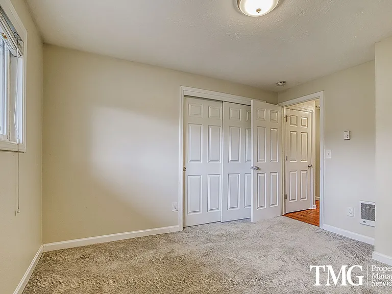 Jackson Court Apartments — Photo 25