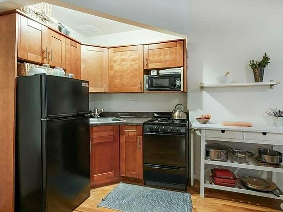 4th image of 256 W 73rd St #8/2