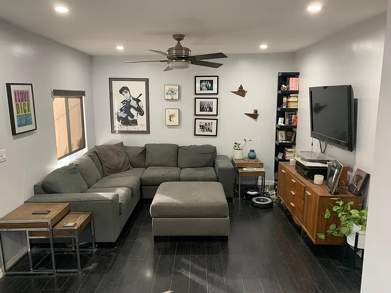 1253 Cypress Ave — Photo 3