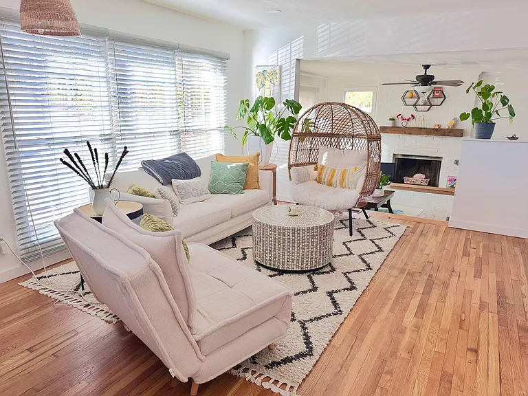Crowe Dr SE — Photo 6