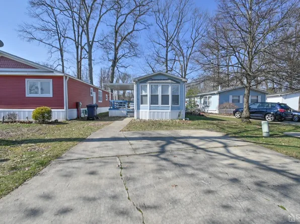 44 Dickens Rd, North Brunswick, NJ 08902