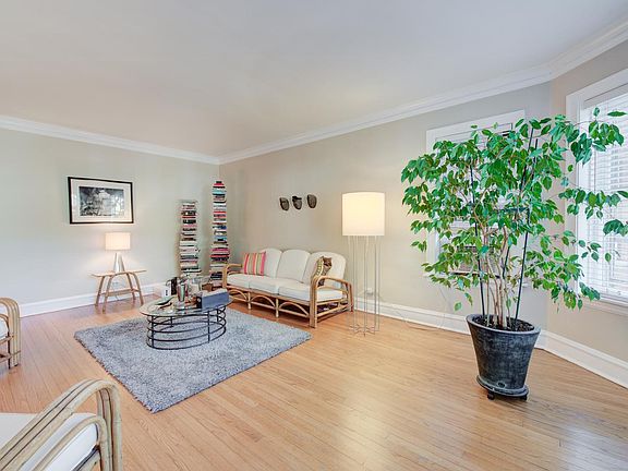 4th image of 322 N Marion St APT 1S