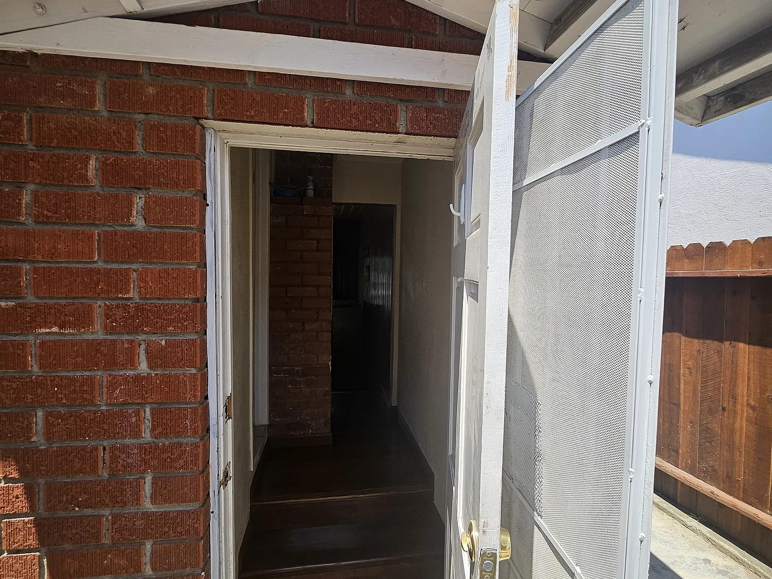 1848 Santa Fe Ave — Photo 3