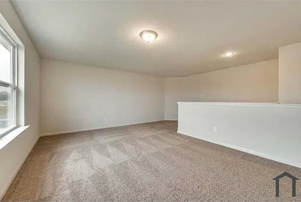 5 bed, 2703 sqft, $4,000 — Photo 3