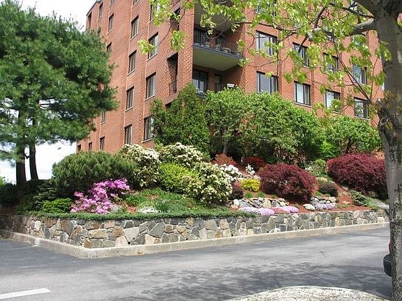 3rd image of 16 Rockledge Ave APT 7E1