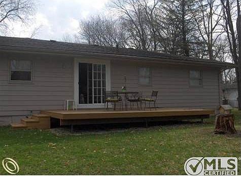 4985 Oak Park - Deck.jpg