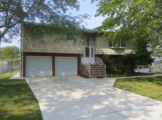 235 Koch Blvd, Staten Island, NY 10312