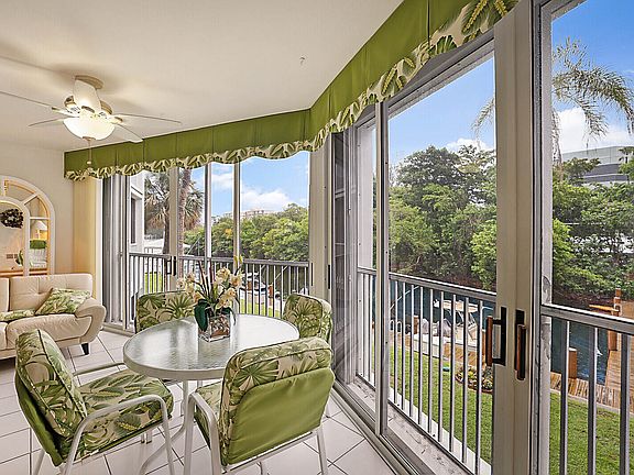 2nd image of 700 NE Harbour Terrace #2310