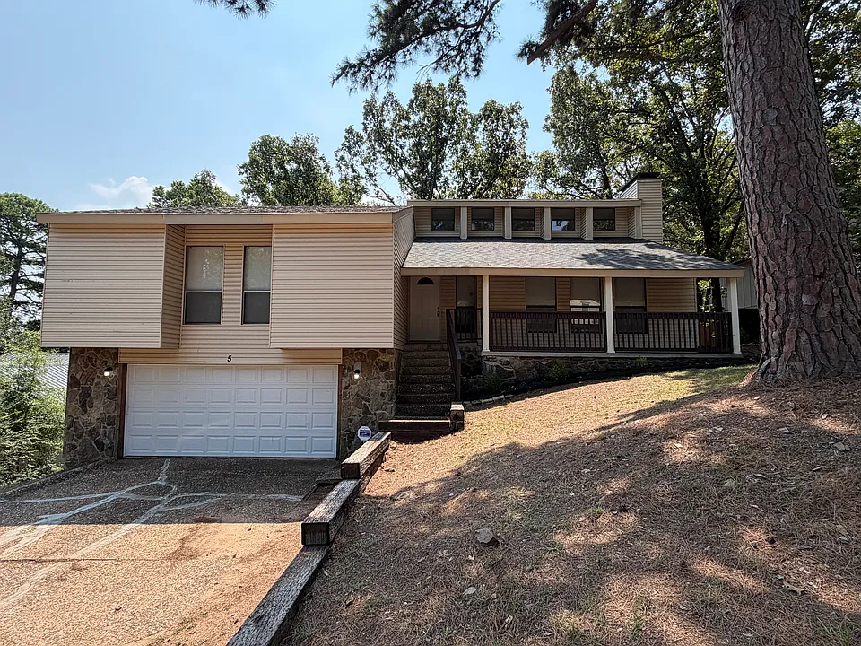 5 Stoneledge Dr