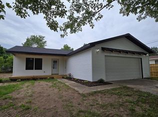 311 N Spring St, Gladwin, MI 48624