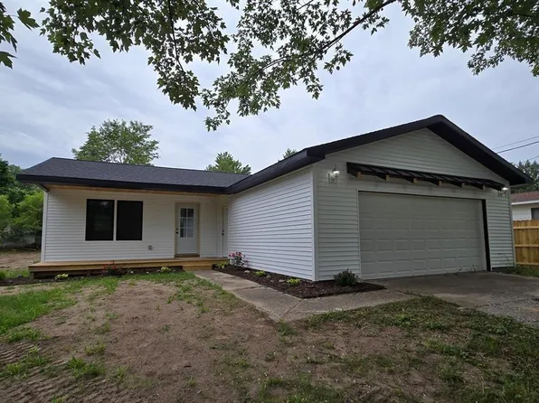 311 N Spring St, Gladwin, MI 48624