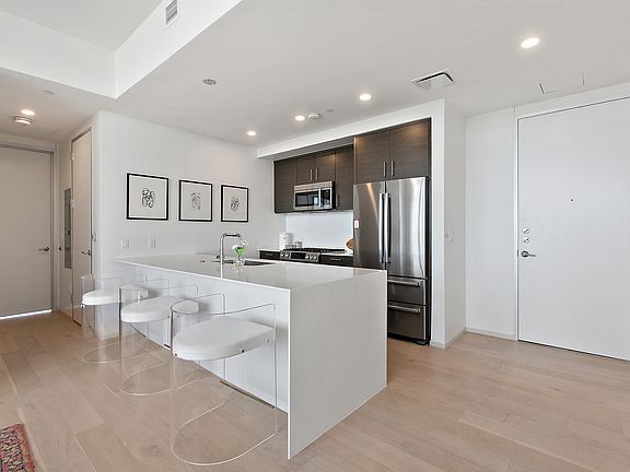 2nd image of 301 West Ave #1201