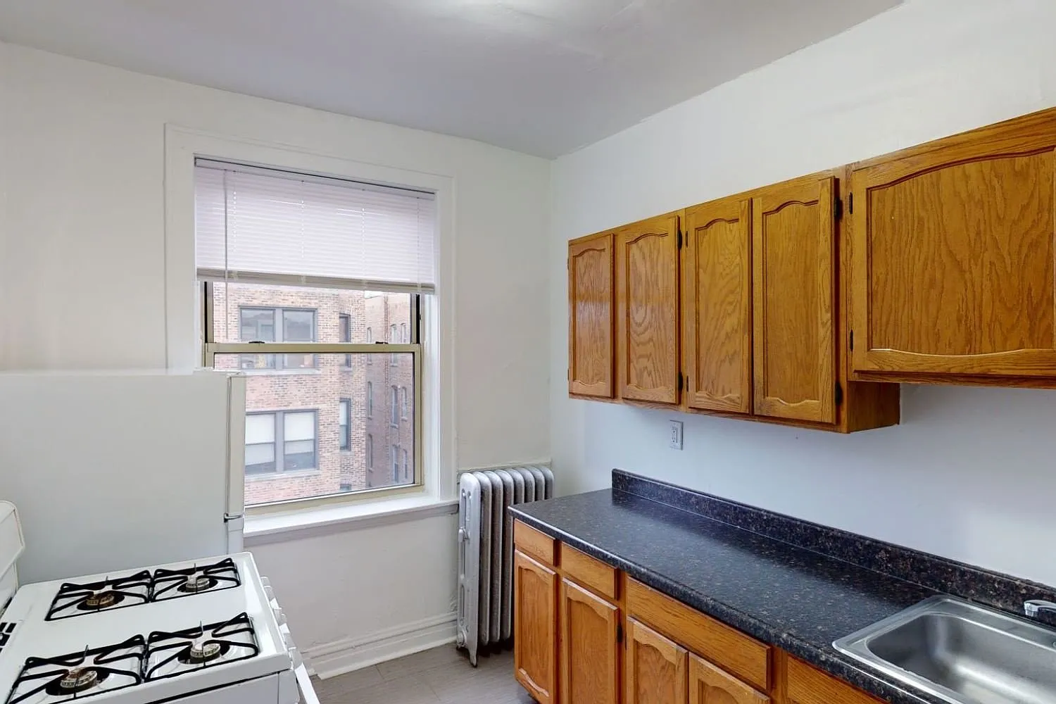5034-5046 S. Woodlawn Avenue — Photo 1